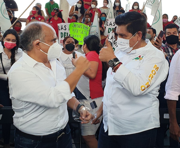 En su primer día de la campaña, Mario Moreno Arcos estuvo arropado por la estructura perredista y priista, además de liderazgos como el de Manuel Añorve.