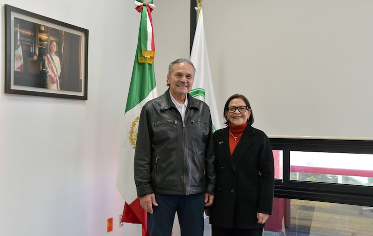 Emilia Esther Calleja Alor y Octavio Romero Oropeza encabezan la coordinación interinstitucional para dotar de infraestructura eléctrica a los nuevos desarrollos habitacionales.