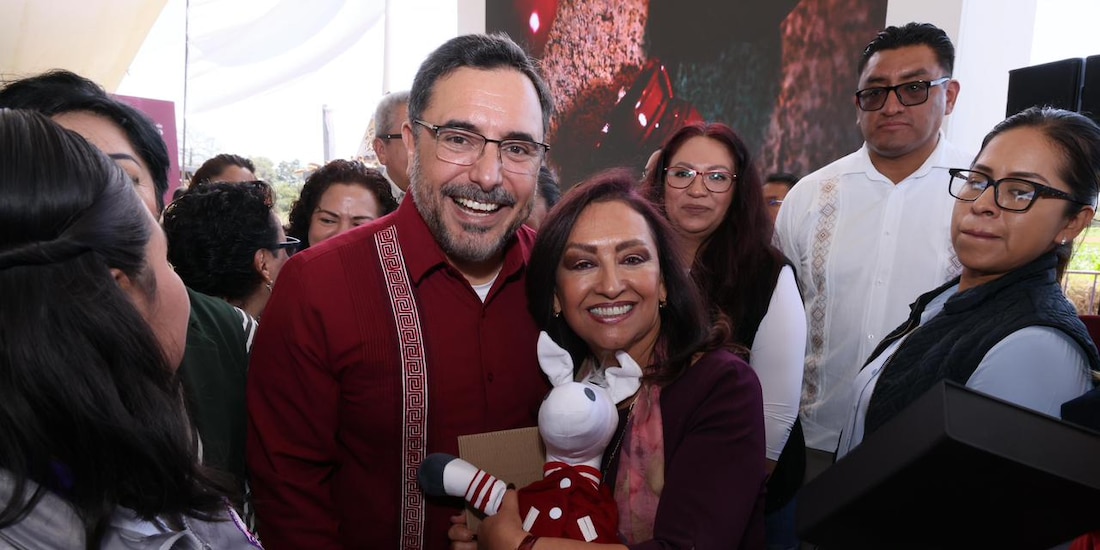 La mandataria tlaxcalteca con autoridades del Politécnico Nacional.