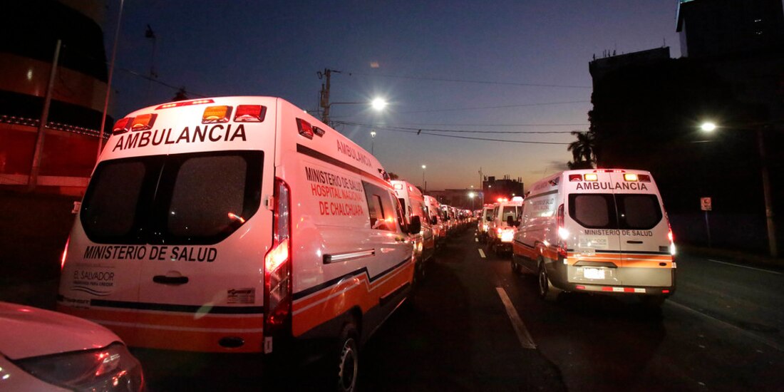Heridos fueron trasladados en ambulancia al Hospital General Balbuena.