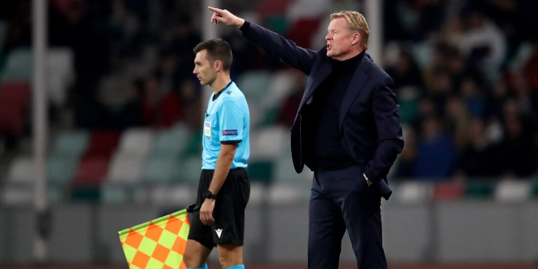 Ronald Koeman durante un partido al frente de los Países Bajos.