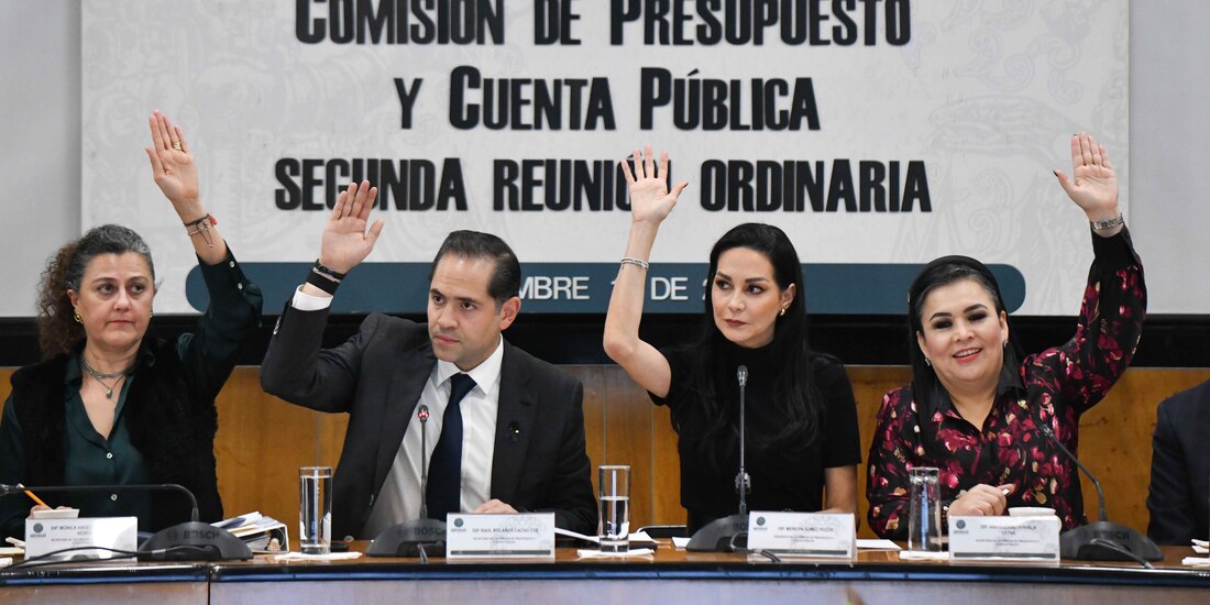 Votación en la Comisión de Presupuesto y Cuenta Pública de San Lázaro, ayer.
