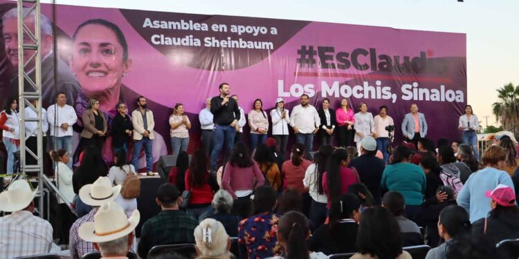 Ella es una mujer que siempre ha luchado por la igualdad y justicia social, afirmaron los asistentes.