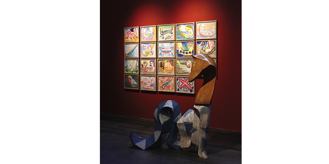 La exhibición también incluye dibujos y esculturas de gran formato.