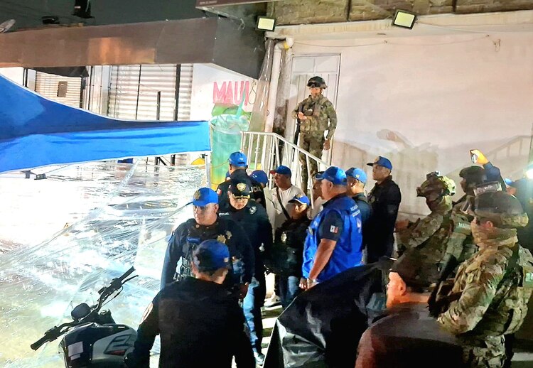 Guardia Nacional y Marina apoyan operativo contra venta ilegal de alcohol en Coyoacán.