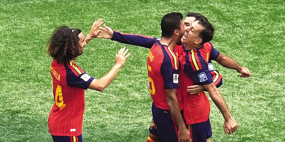 Jugadores ibéricos celebran el triunfo, ayer.