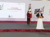 La Presidenta de México y el titular de la SEP este lunes en Palacio Nacional.