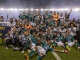 León celebra una el título ante los Pumas de la UNAM