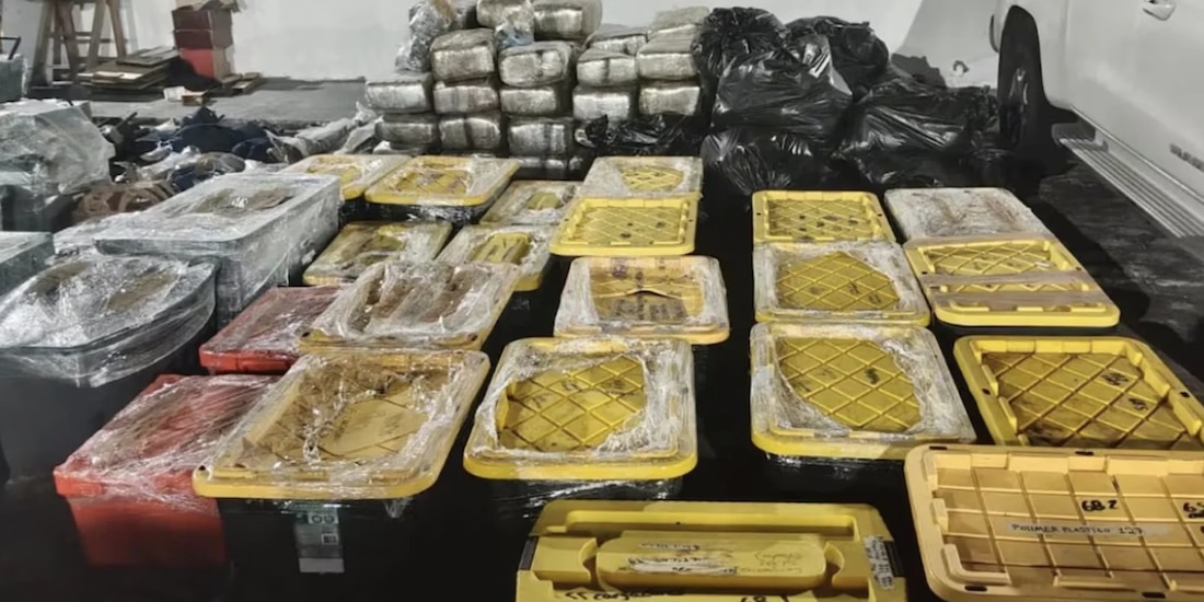 Autoridades federales y estatales decomisaron mega arsenal en Veracruz.