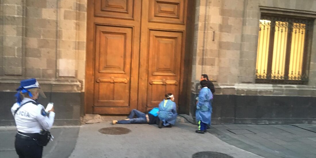 La persona que se manifestó es de alrededor de 30 años.