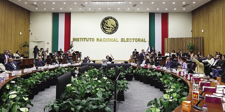 ...Y ordena a MC bajar spot con críticas hacia Morena