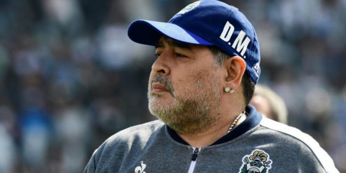 Diego Maradona durante un partido como entrenador de Gimnasia y Esgrima La Plata en 2019.