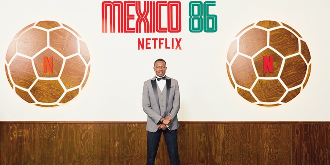El actor Faustin Pierre, durante la alfombra roja de México 86.