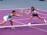Giuliana Olmos y Luisa Stefani durante su partido contra Anastasiya Potápova y Veronika Kudermétova en el WTA Guadalajara Open AKRON 2023.