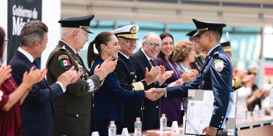 La Presidenta Claudia Sheinbaum Pardo presidió los actos solemnes en las instalaciones militares del estado de Jalisco.