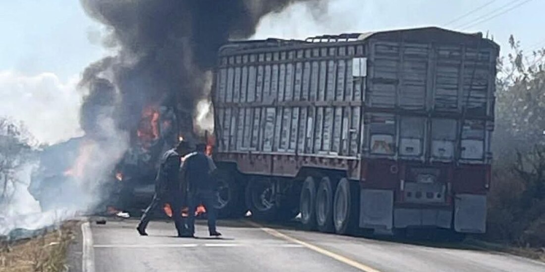 Quemas y bloqueos en Michoacán