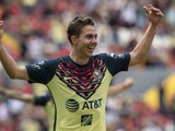 Sebastián Córdova celebra un gol con el América en el Torneo Grita México Apertura 2021 de la Liga MX.