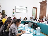 Legisladores capitalinos, ayer, durante la discusión de los tres dictámenes.