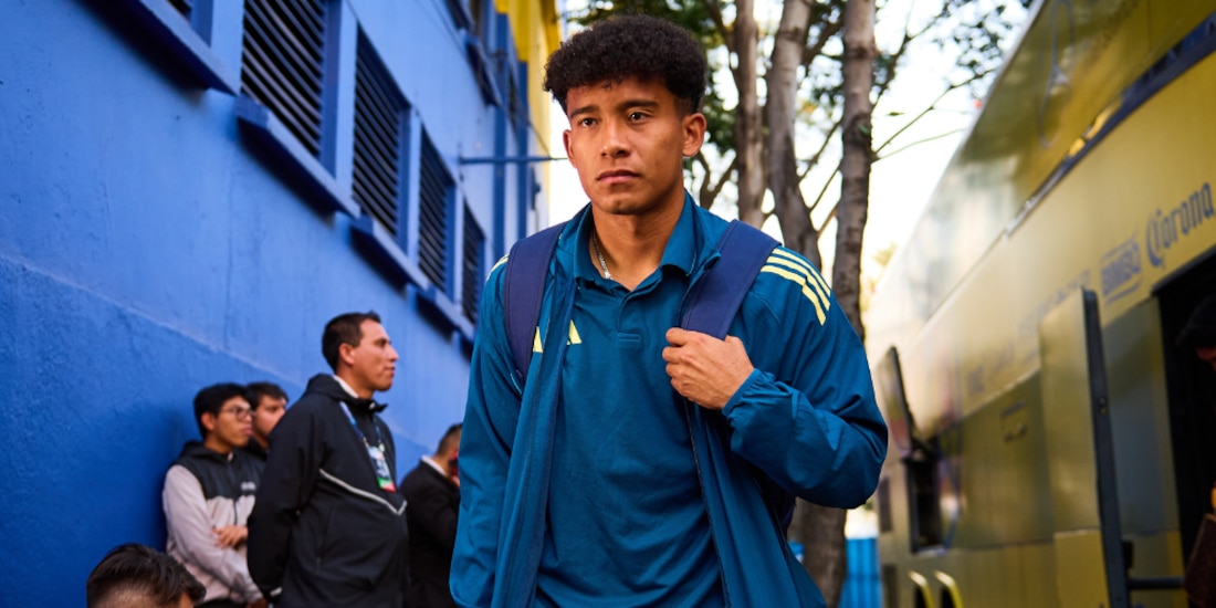 Isaías Violante en la llegada al Estadio Ciudad de los Deportes.