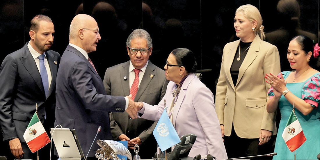 ROSA ICELA Rodríguez y Barham Salih, ayer, en sesión solemne del Senado.