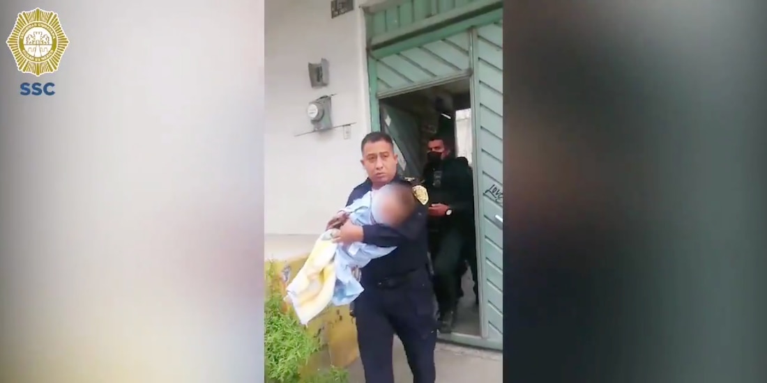 Oficiales dieron los primeros auxilios al pequeño, que no respiraba