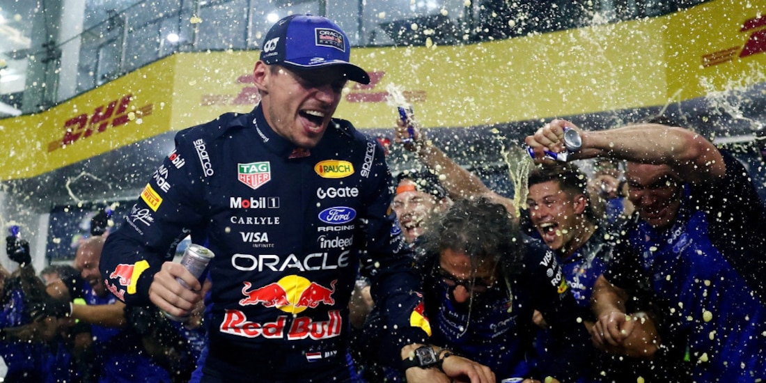 Max Verstappen celebrando su victoria en Malasia.