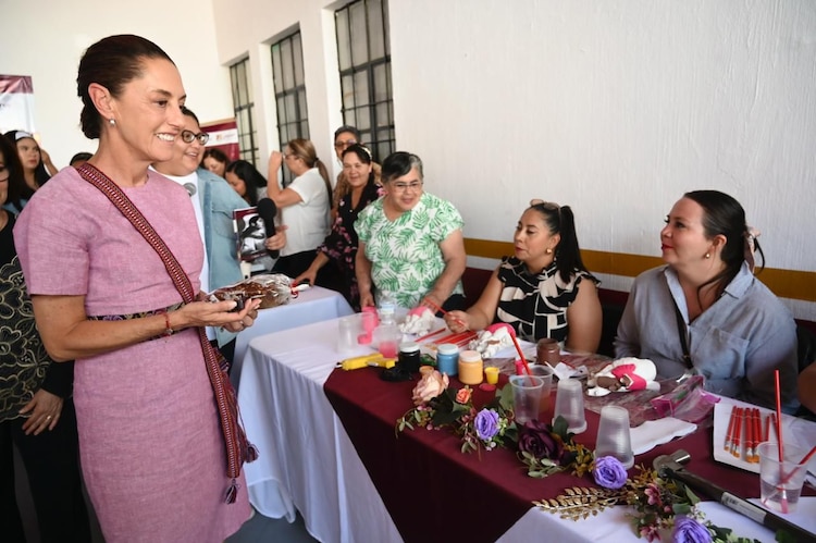 Presidenta Claudia Sheinbaum durante la inauguración de un nuevo Centro LIBRE en Nayarit.