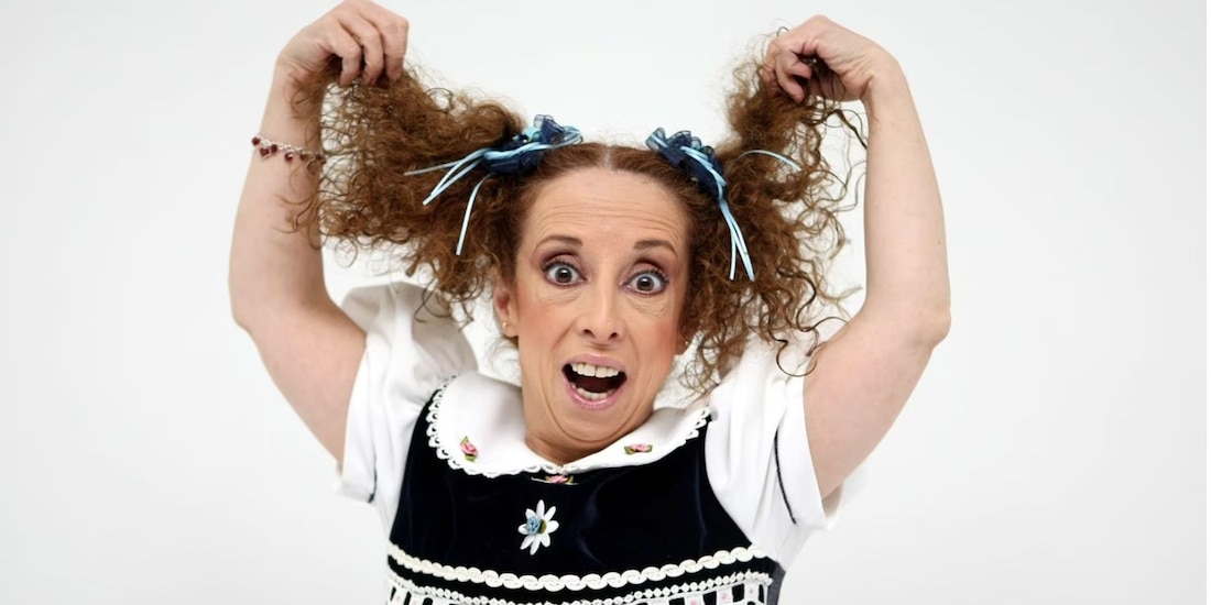 María Elena Saldaña interpretando a su icónico personaje La Güereja.