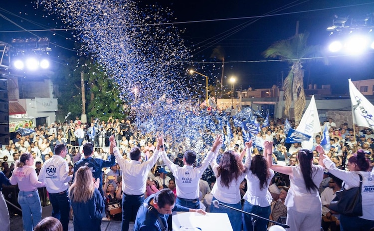 Más de 3 mil simpatizantes se reunieron en La Paz para respaldar a la nueva dirigencia de la coordinación panista.