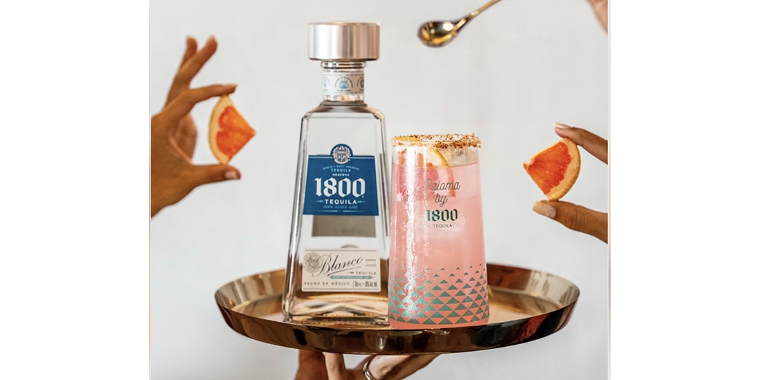 Una tradicional paloma preparada con tequila.