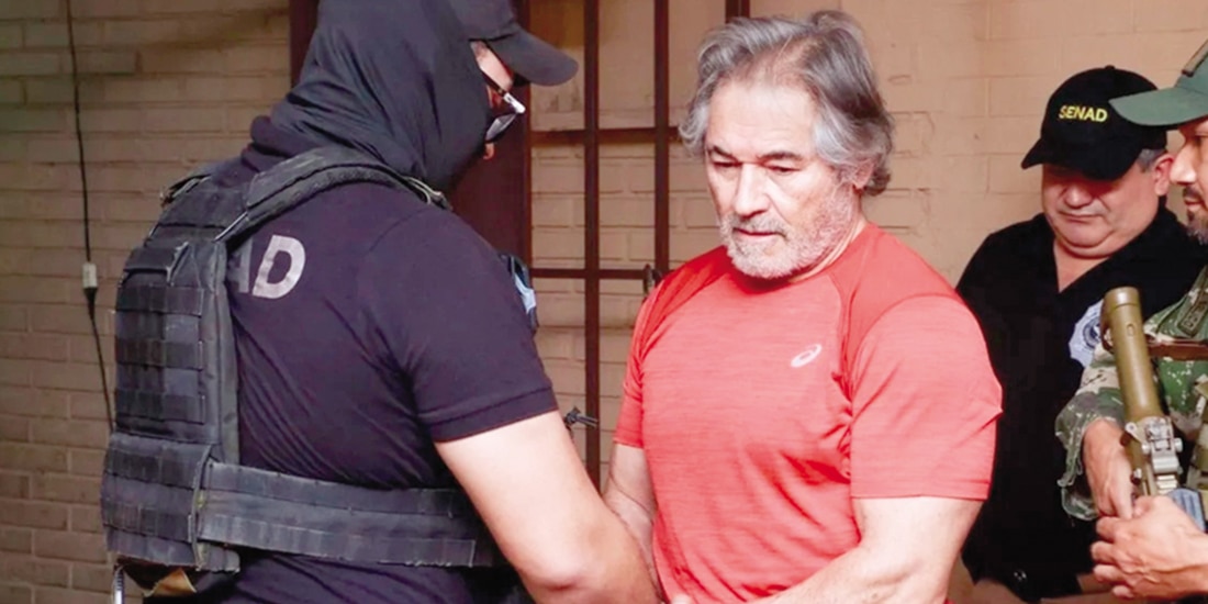 Elementos de la SENAD de Paraguay ejecutan traslado de Hernán Bermúdez a México el 17 de sepriembre de 2025.