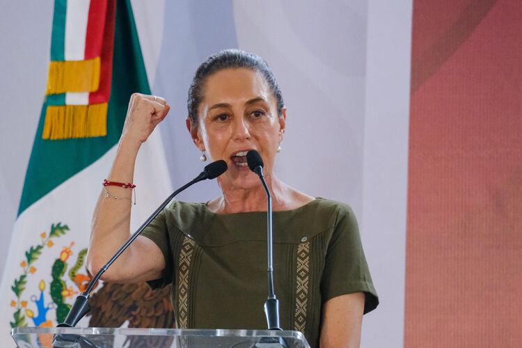 La Presidenta Claudia Sheinbaum durante su gira de rendición de cuentas en Quintana Roo.
