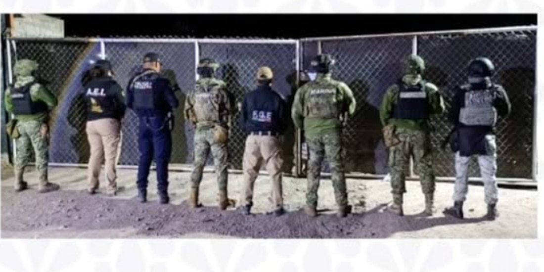 Aseguran tractocamiones, vehículos y cajas secas en Puebla.