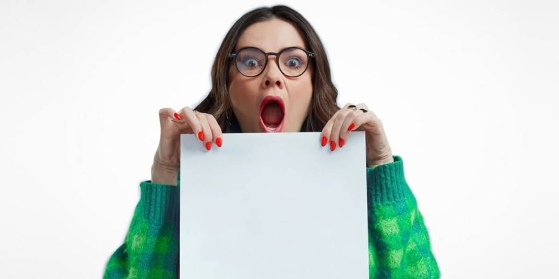 Hoja en blanco, obra transformacional de Martha Ro