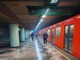Humo en la estación Cerro de la Estrella de la Línea 8, del Metro CDMX.