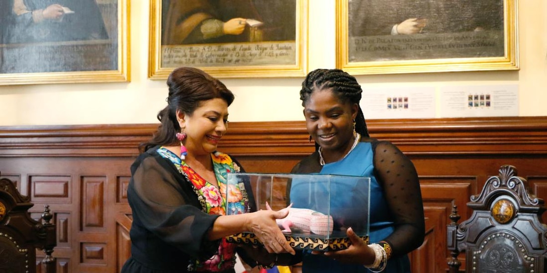 Clara Brugada entrega Llaves de la Ciudad a Francia Márquez, vicepresidenta de Colombia.