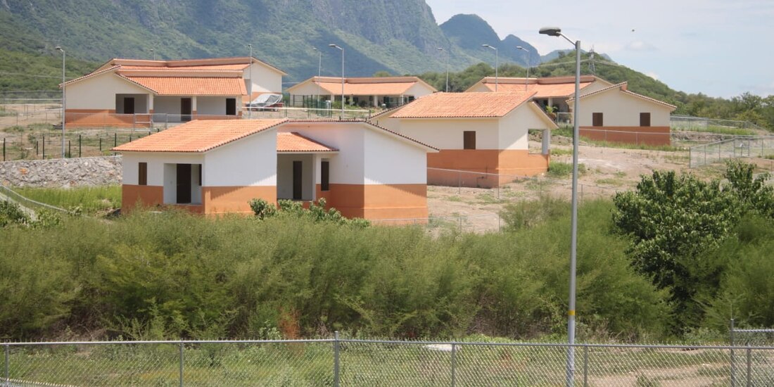 Casas recién construidas en Chihuero, Huetamo.