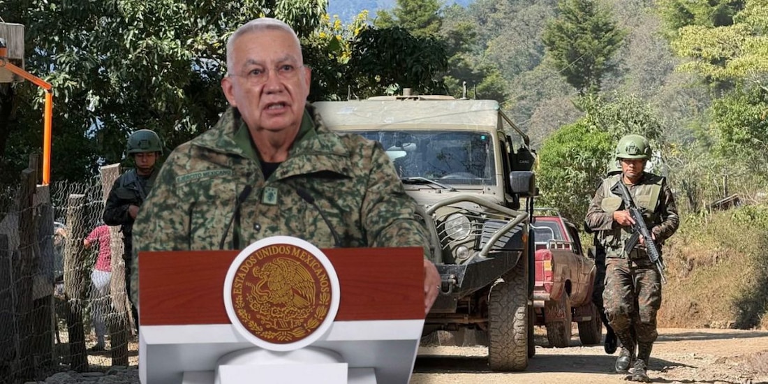 Ricardo Trevilla, titular de la Defensa; al fondo, militares guatemaltecos.