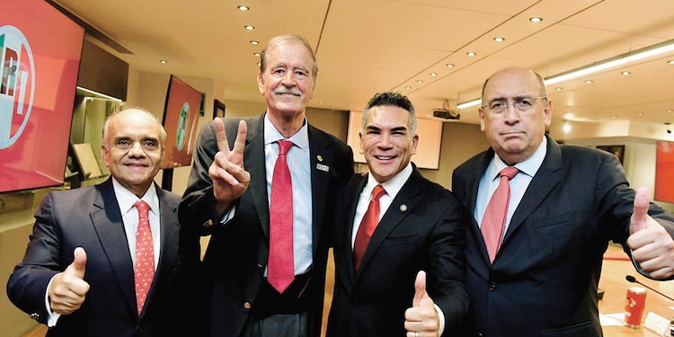 El EXPRESIDENTE y Alito Moreno (c.), con Manuel Añorve (izq.) y Rubén Moreira, ayer.