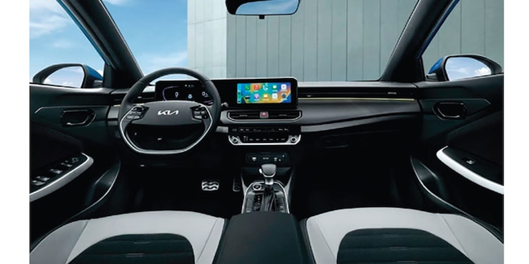 Aspectos del Kia K3, auto más vendido de la marca, llega a México