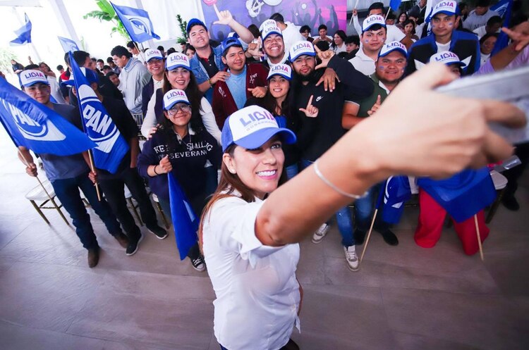 En San Miguel de las Casitas, la militancia panista busca soluciones para el suministro de agua.