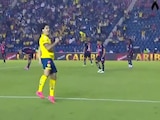 Víctor Dávila celebra su primer gol como delantero del América en la Liga MX.