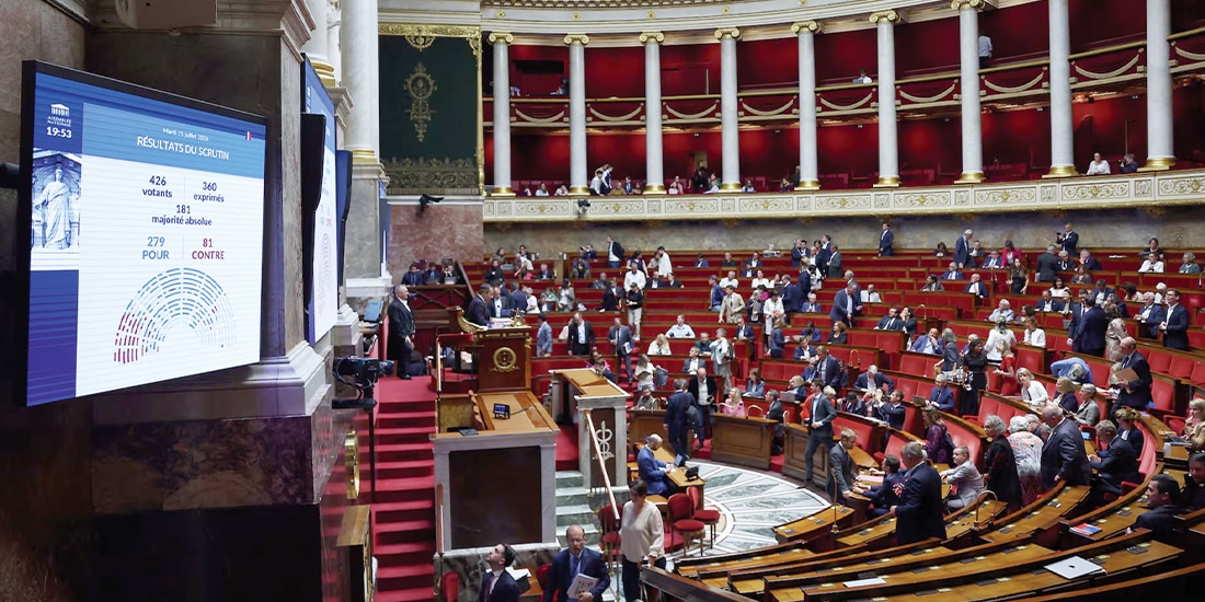 EL PARLAMENTO francés vota prohibición de las redes sociales, ayer.