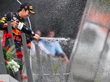 Checo Pérez celebra el tercer lugar en el Gran Premio de Austria de Fórmula 1