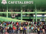 Migrantes que buscan regularizar su estadía en el país realizaron largas filas en las inmediaciones del Estadio Olímpico de Tapachula, luego de que la Comisión Mexicana de Ayuda a Refugiados (COMAR) anunció que se otorgarían nuevas citas para aquellos que busquen regularizar su estancia en México.