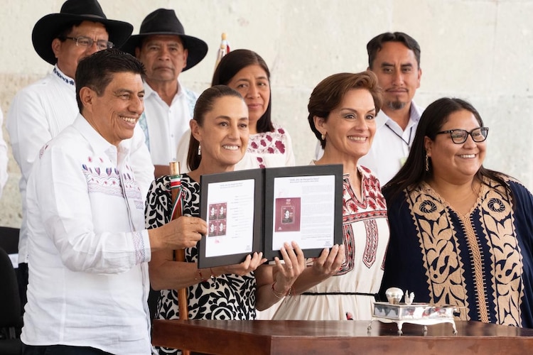 Cancelación de estampilla postal en memoria de Margarita Maza, reconocida como la Primera Embajadora Histórica de México.