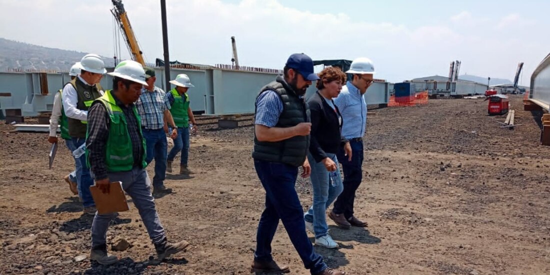 Delfina Gómez supervisa obras del Trolebús Chalco-Santa Martha.