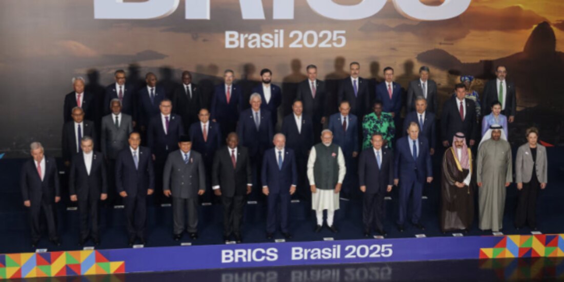 Líderes de países miembros del bloque, en la Cumbre BRICS en Río de Janeiro, Brasil, ayer.