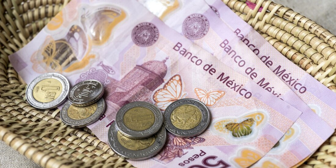 Propinas por consumo en un restaurante.