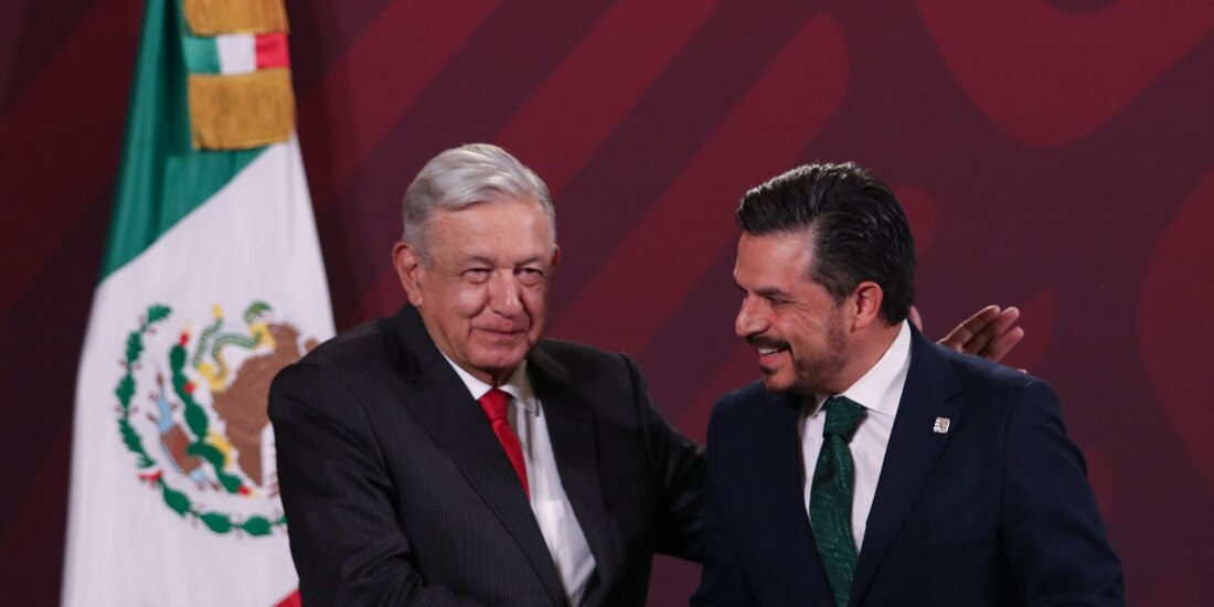 AMLO encabezó la ceremonia conmemorativa de los 80 años del IMSS.